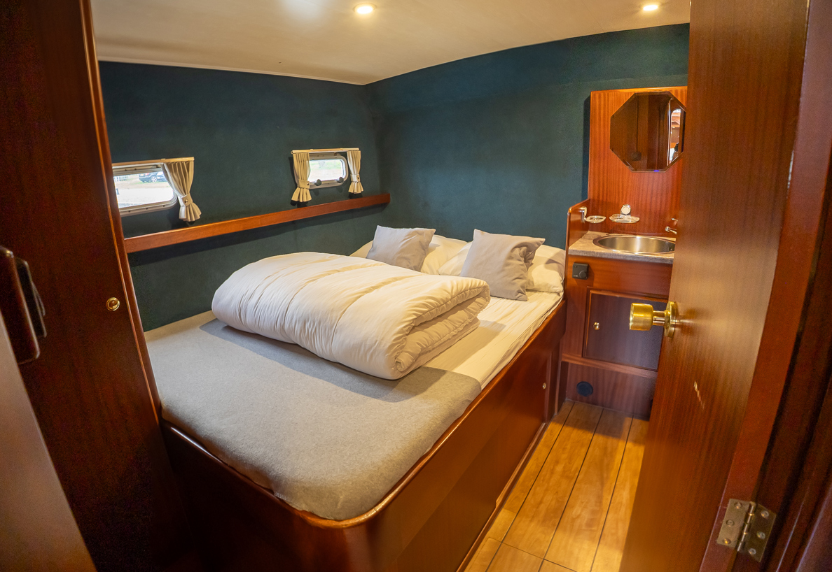 De Driesprong Yachtcharters Interieur Motorjacht Atherina 46