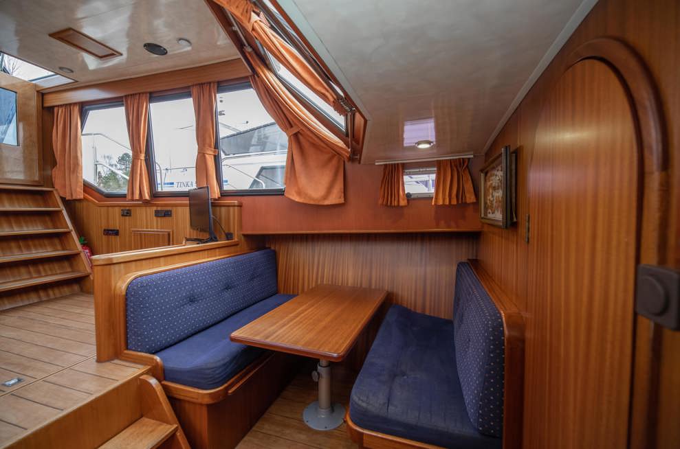 De Driesprong Yachtcharters Interieur Motorjacht Belone 05