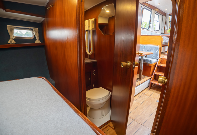 De Driesprong Yachtcharters Interieur Motorjacht Atherina 36
