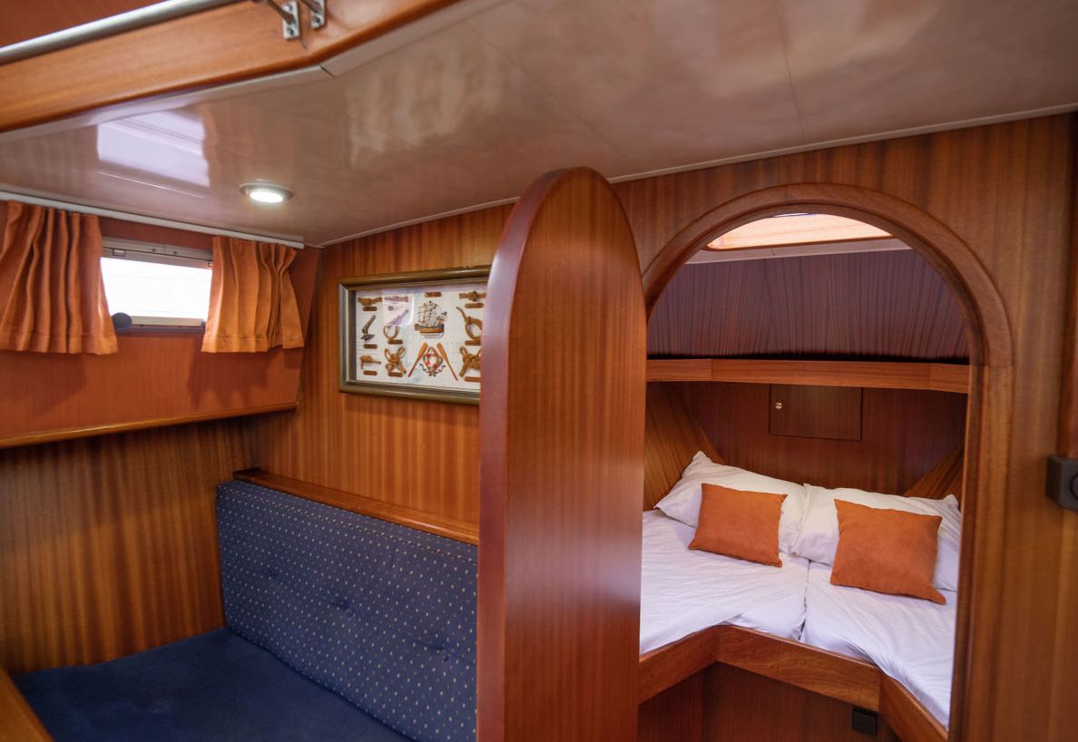 De Driesprong Yachtcharters Interieur Motorjacht Belone 04