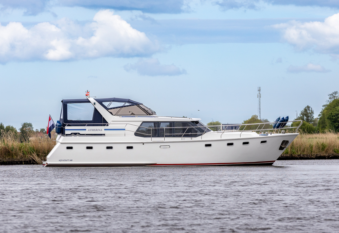 De Driesprong Yachtcharters Exterieur Motorjacht Atherina 42
