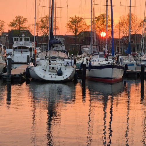 De Driesprong Yachtcharters Varende Pensionado's Op De Poseidon Haven Ijmond