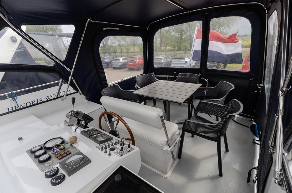 De Driesprong Yachtcharters Exterieur Motorjacht Alopia 34