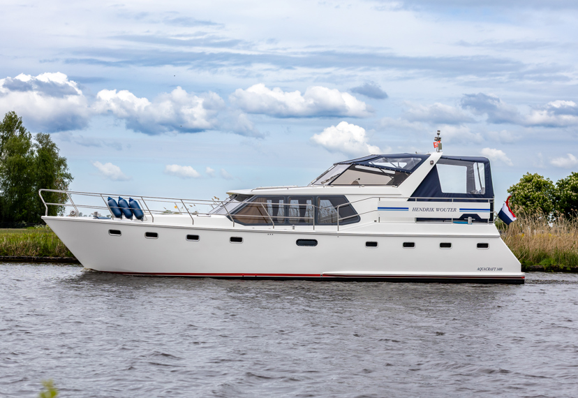De Driesprong Yachtcharters Exterieur Motorjacht Hendrik Wouter 44
