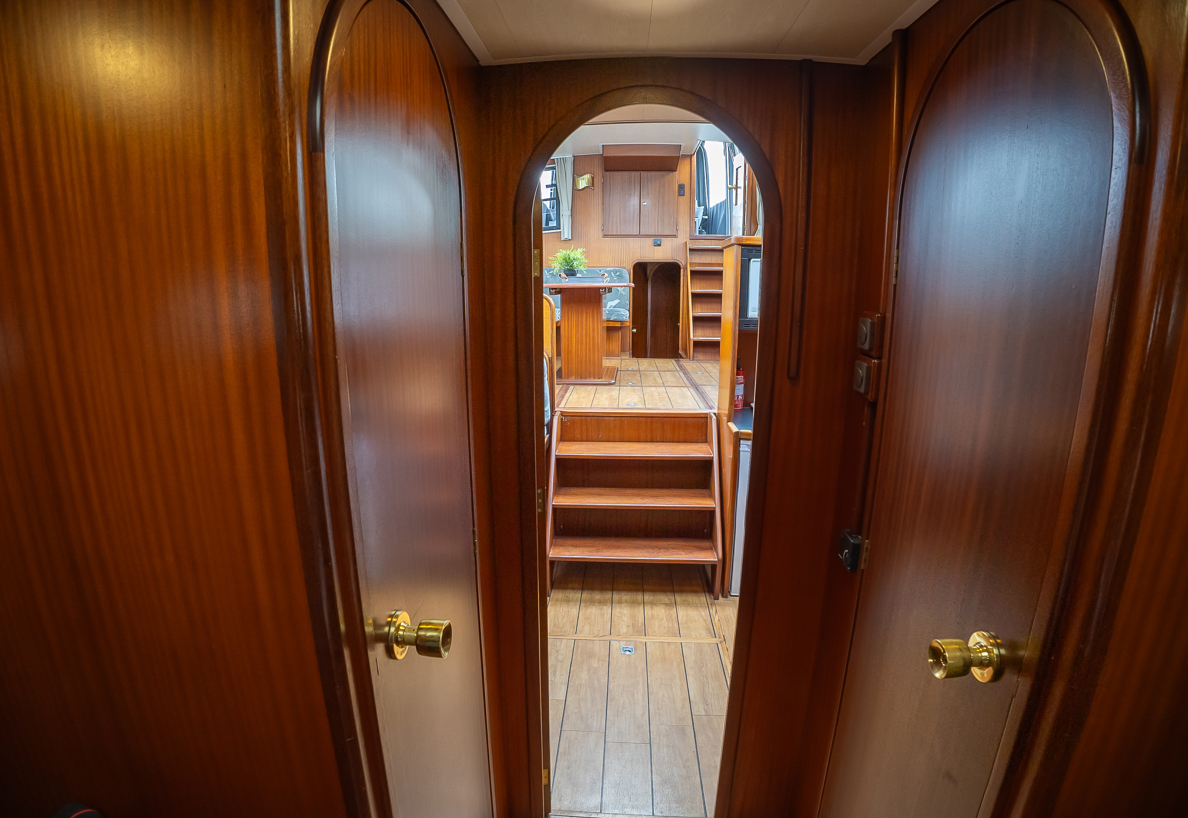 De Driesprong Yachtcharters Interieur Motorjacht Atherina 38