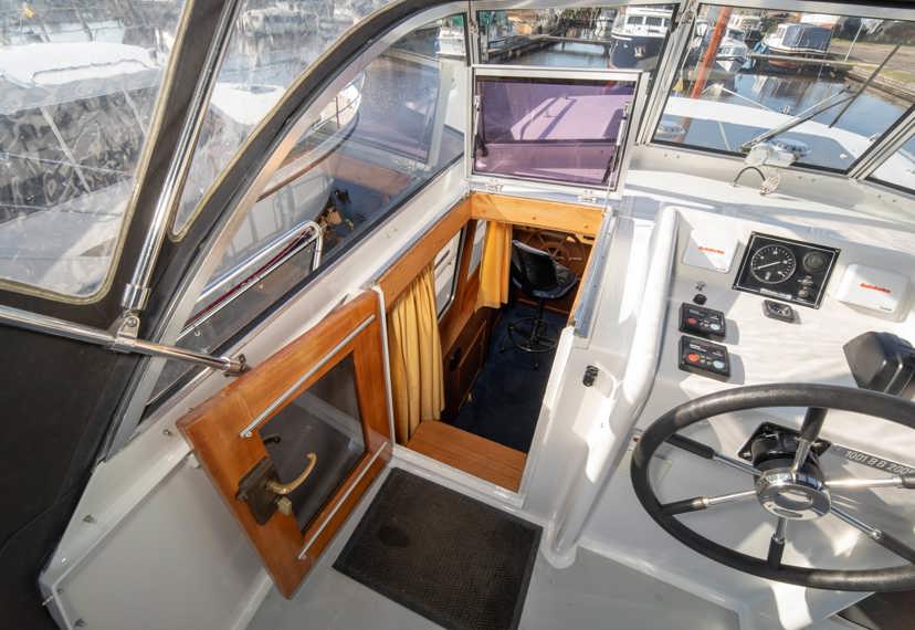 De Driesprong Yachtcharters Exterieur Motorjacht Sparus 3