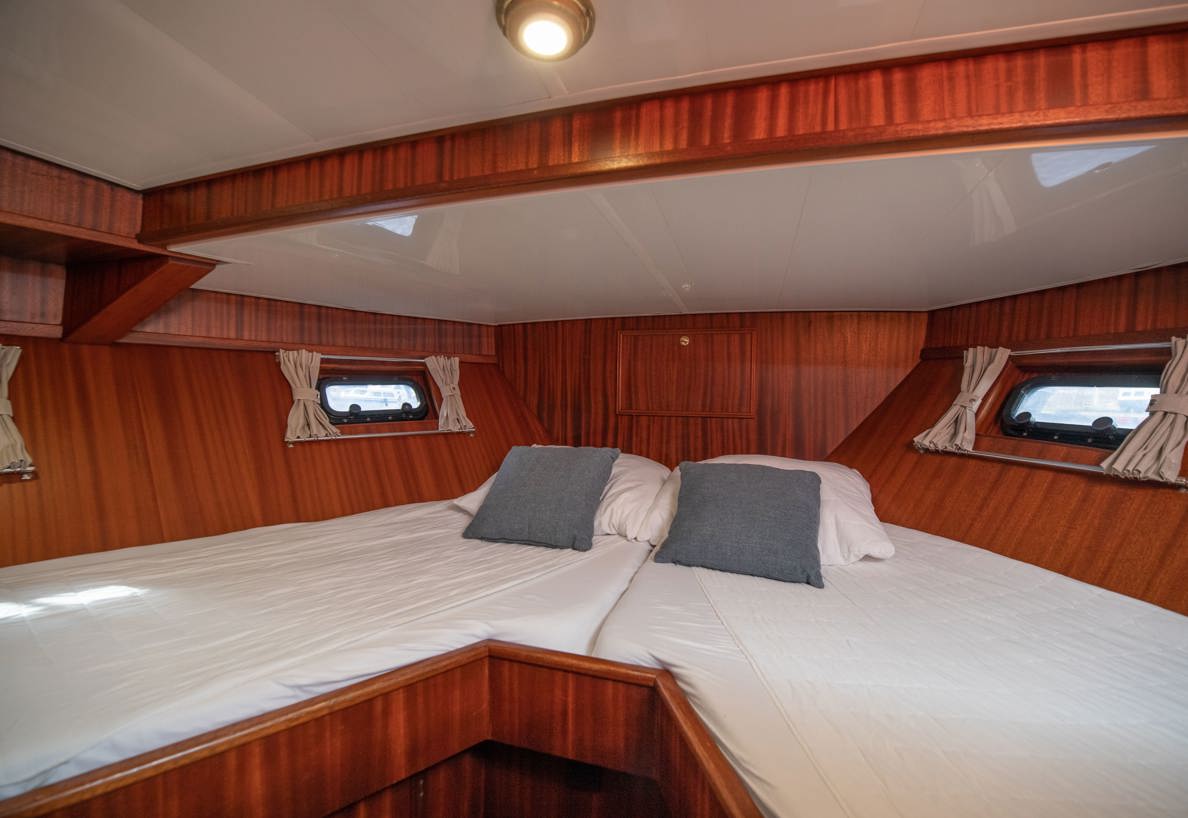 De Driesprong Yachtcharters Interieur Motorjacht Solea 01