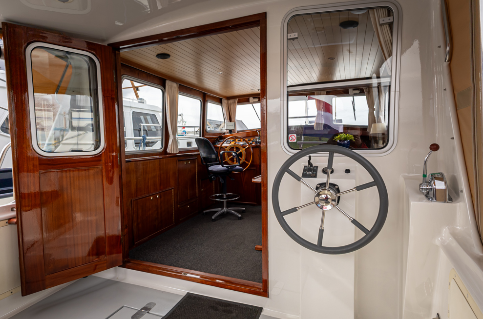 De Driesprong Yachtcharters Interieur Motorjacht Freon 29