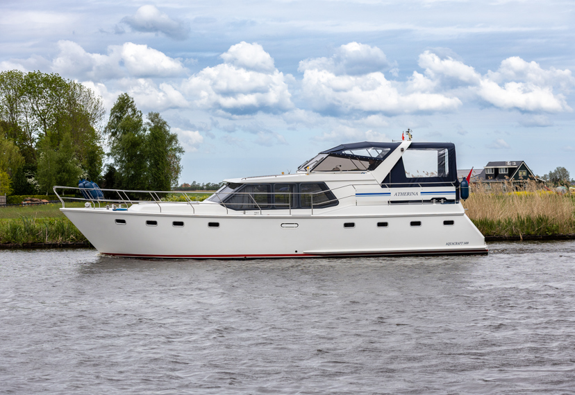 De Driesprong Yachtcharters Exterieur Motorjacht Atherina 40