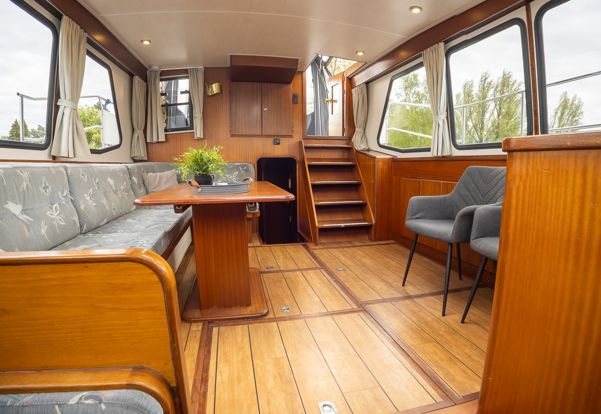 De Driesprong Yachtcharters Interieur Motorjacht Atherina 39