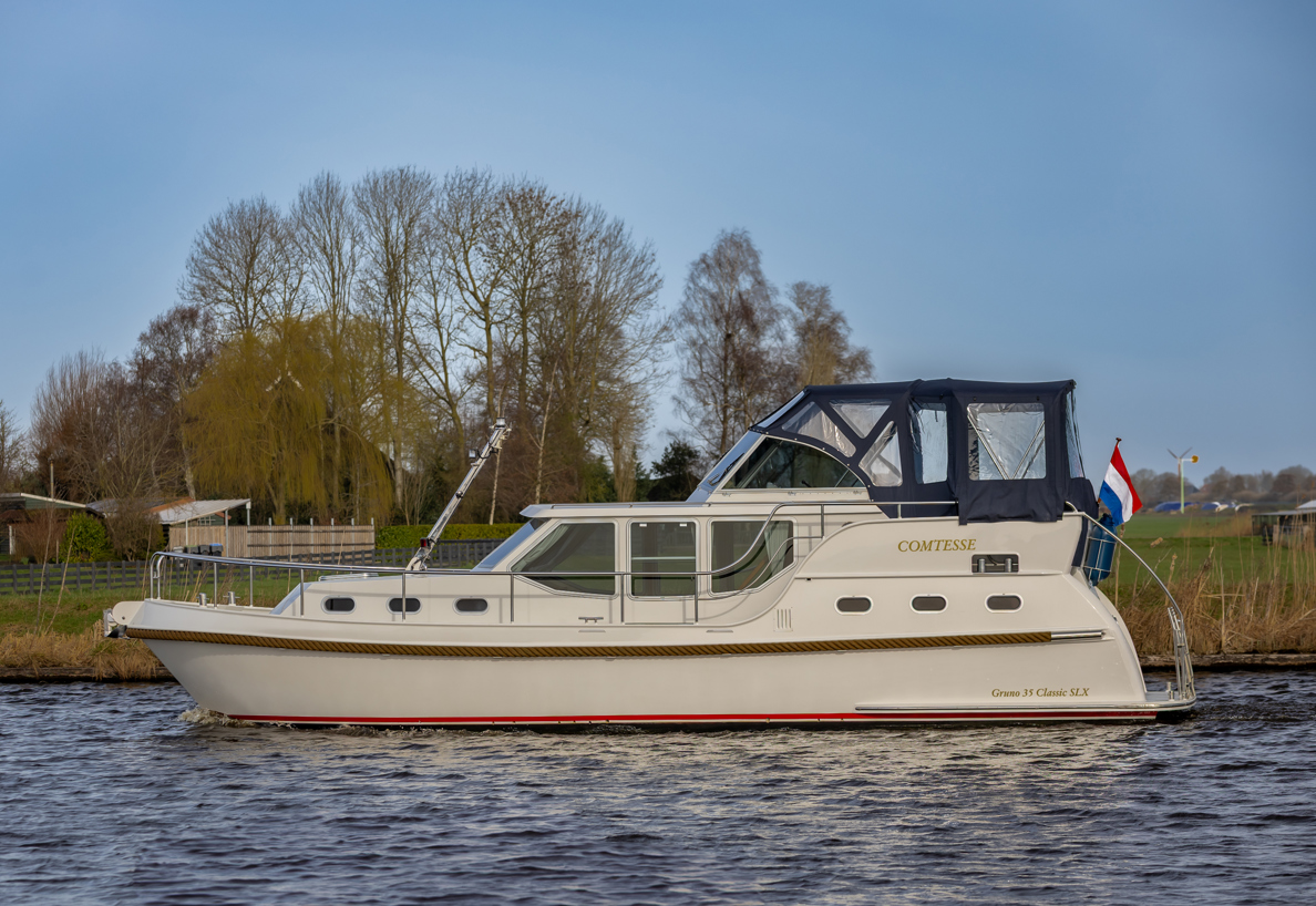 De Driesprong Yachtcharters Exterieur Motorjacht Comtesse 79