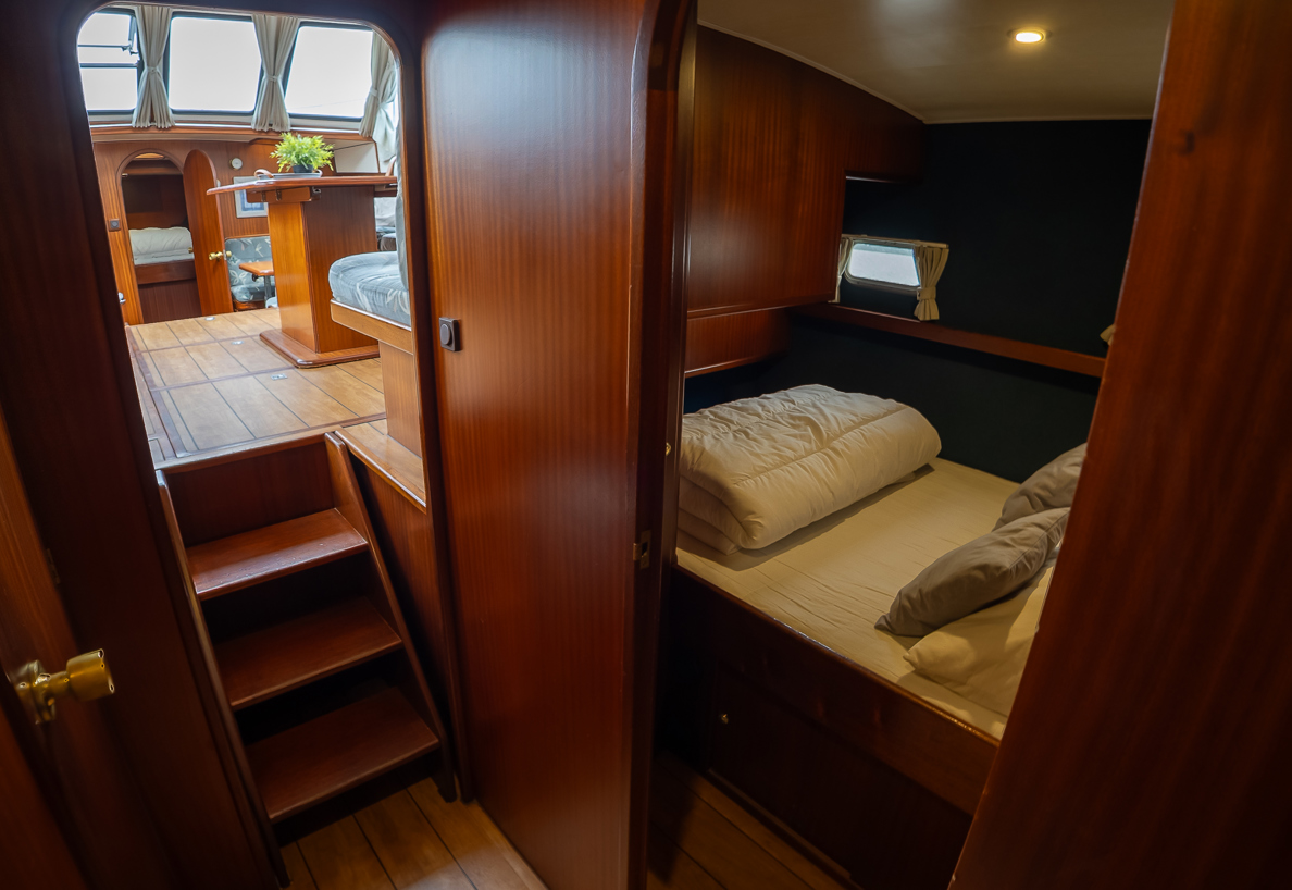 De Driesprong Yachtcharters Interieur Motorjacht Atherina 44