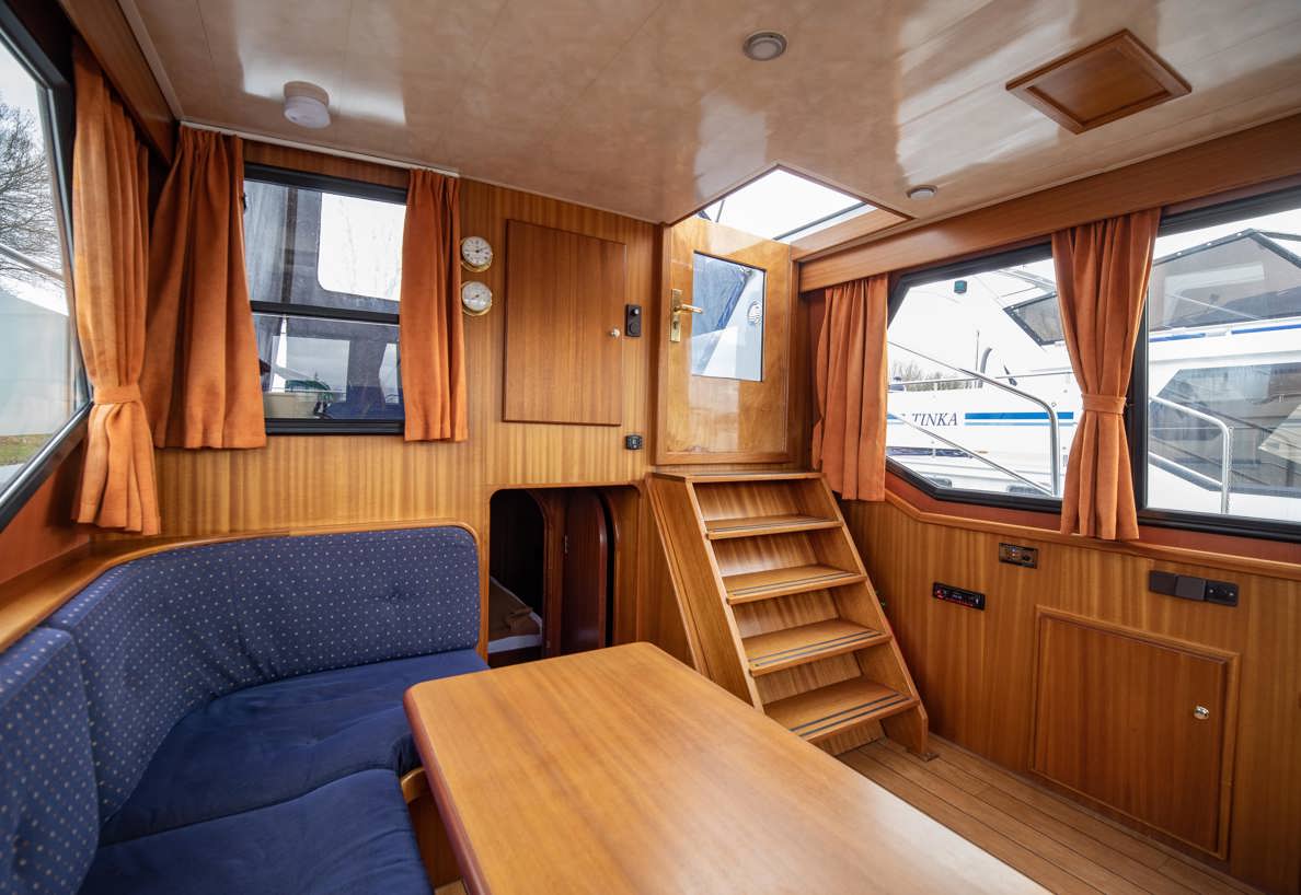 De Driesprong Yachtcharters Interieur Motorjacht Belone 11