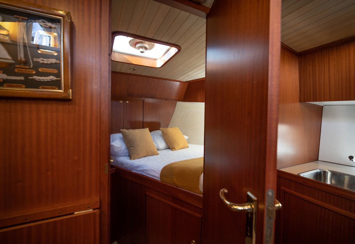 De Driesprong Yachtcharters Interieur Motorjacht Sparus 12
