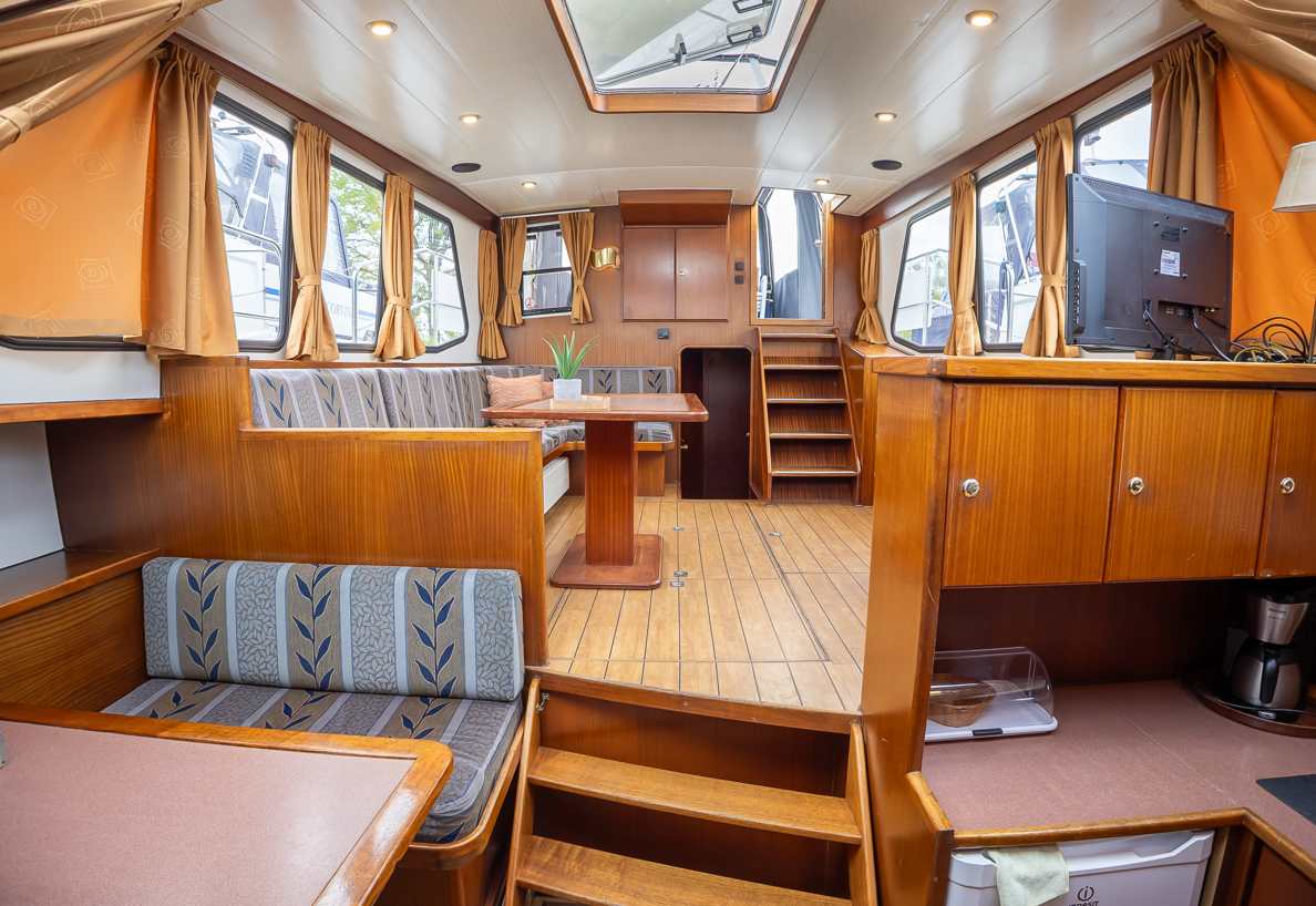 De Driesprong Yachtcharters Interieur Hendrik Wouter 46
