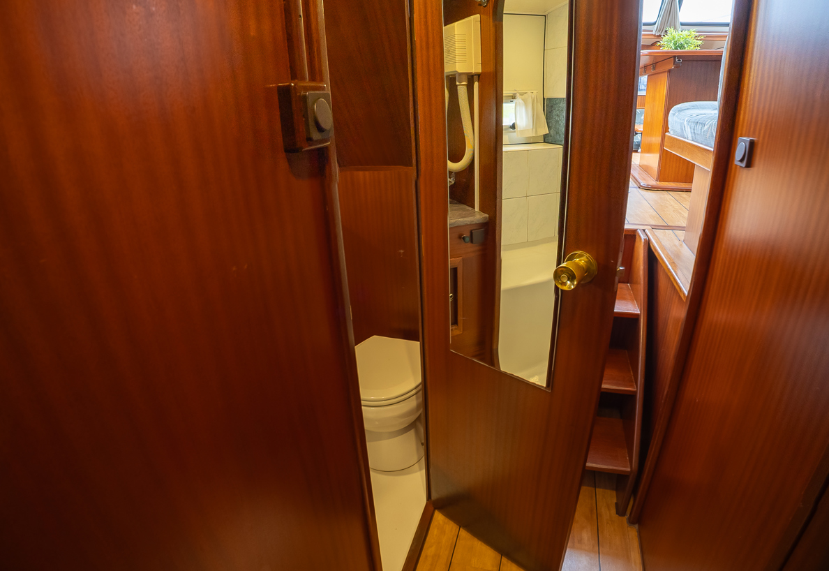 De Driesprong Yachtcharters Interieur Motorjacht Atherina 49