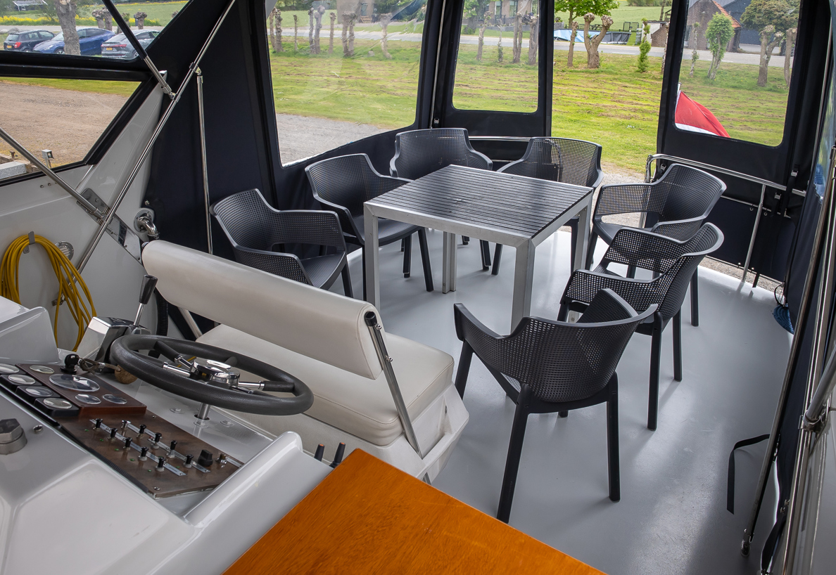 De Driesprong Yachtcharters Exterieur Motorjacht Atherina 48