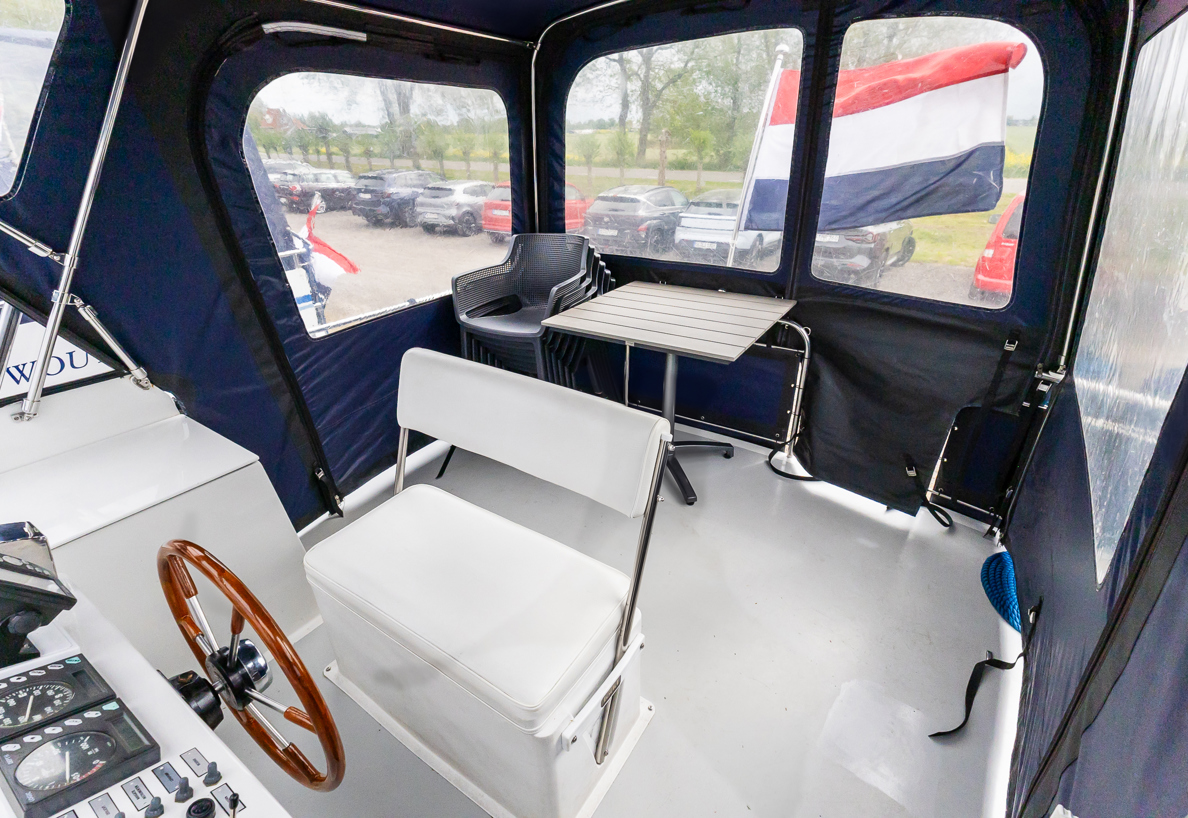 De Driesprong Yachtcharters Exterieur Motorjacht Alopia 32